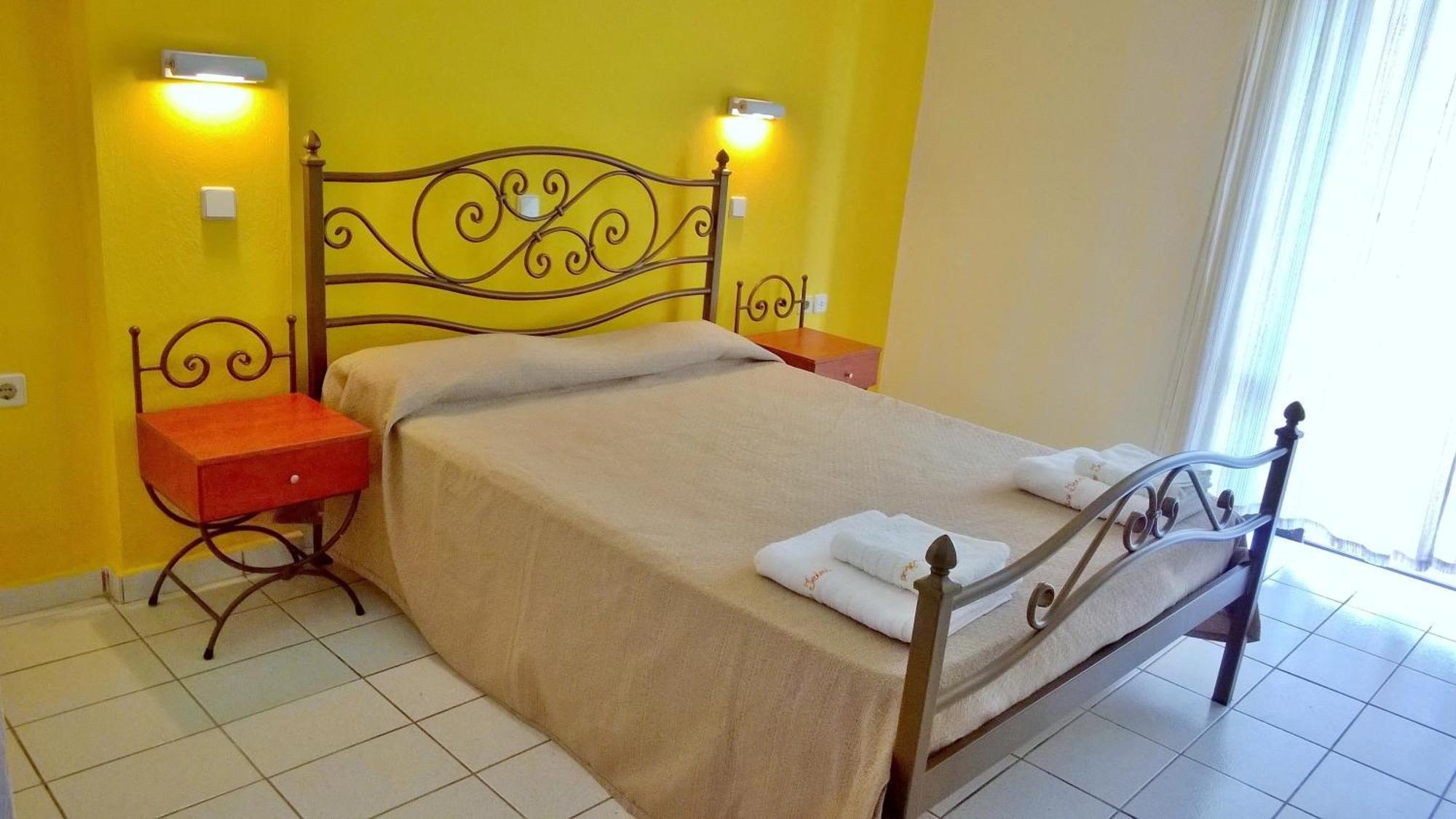 Irini Apartments And Studios Kávos Екстериор снимка
